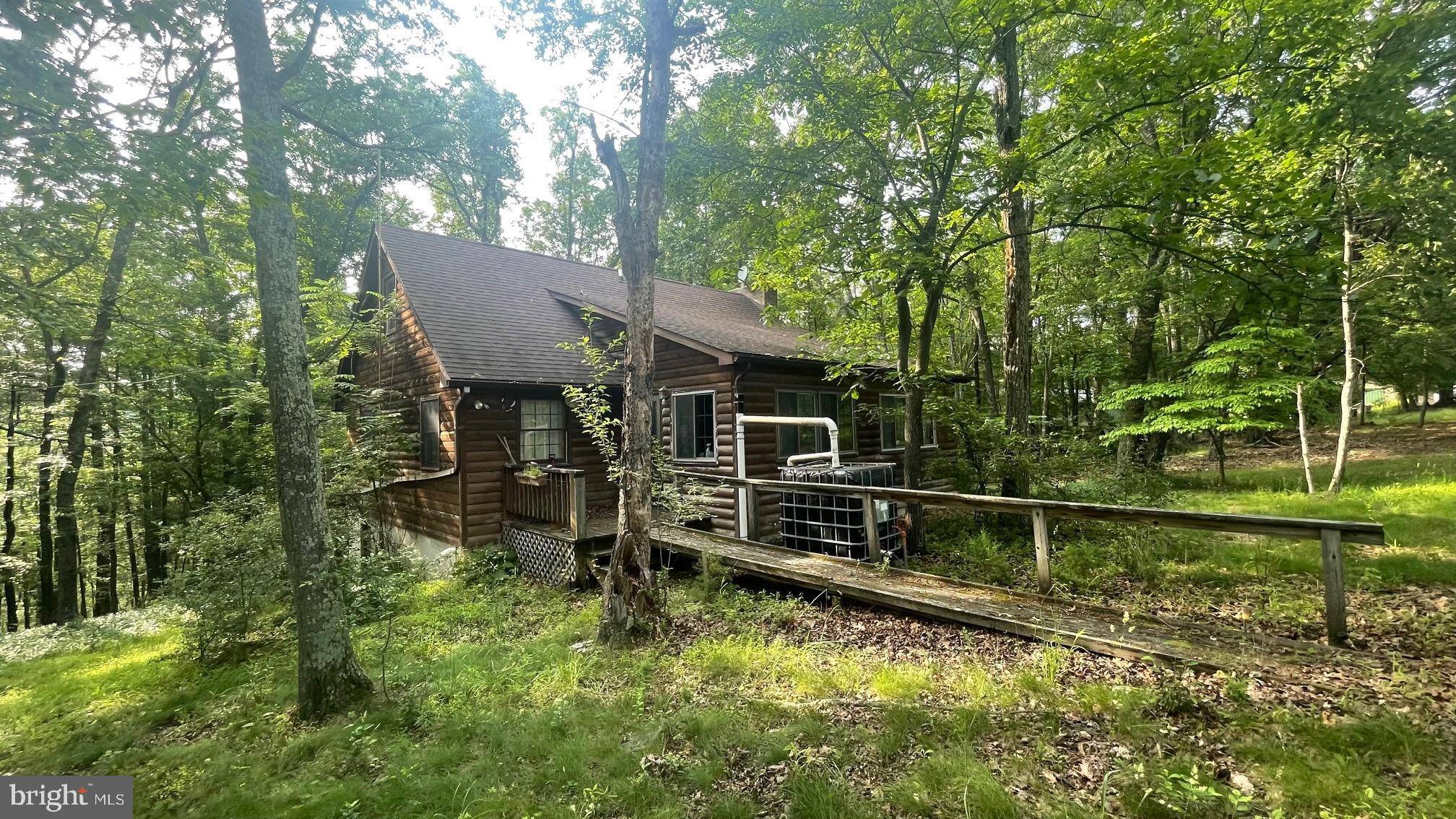 807 FELLER DR, Levels, WV 25431