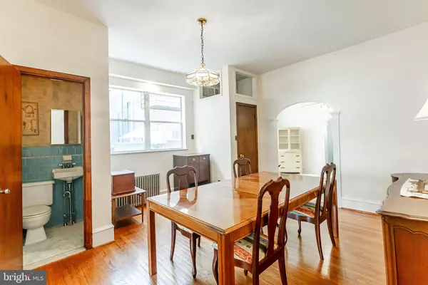 Philadelphia, PA 19148,2440 S 13TH ST