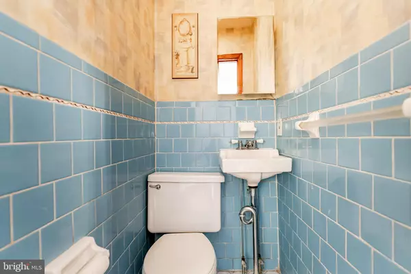 Philadelphia, PA 19148,2440 S 13TH ST