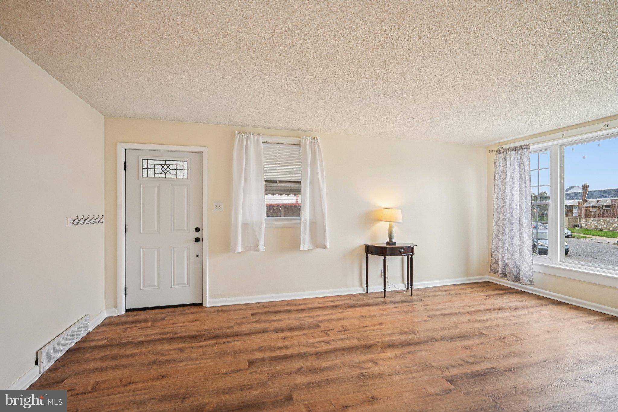 Philadelphia, PA 19152,2824 FULLER ST