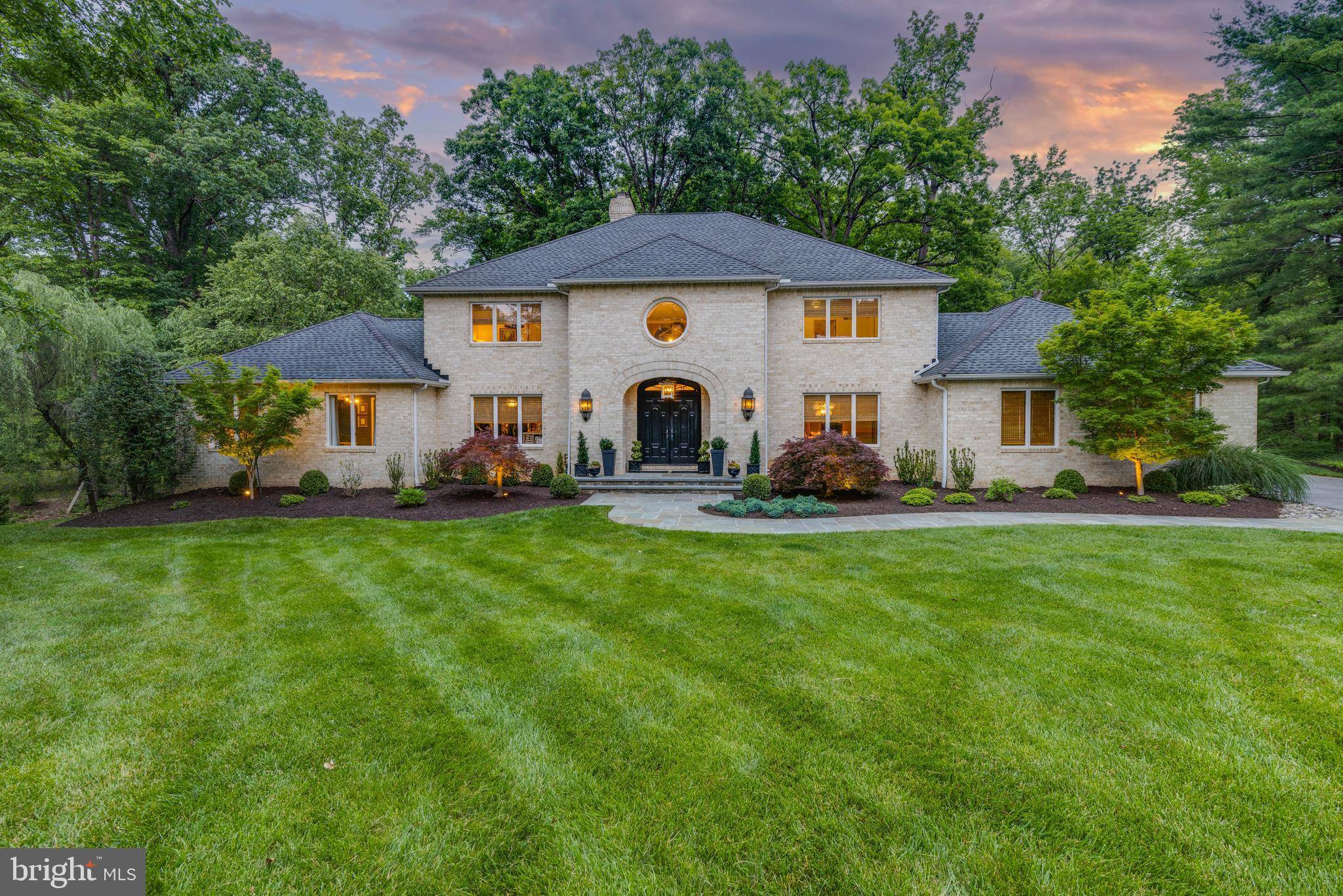 8 ROCKLAND VUE CT,  Towson,  MD 21204