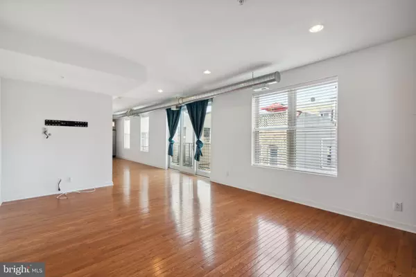 Philadelphia, PA 19123,712 N 2ND ST #34