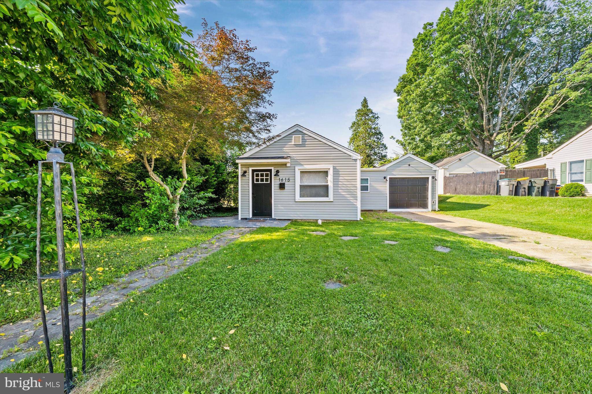 1615 W WILLOW RUN DR, Wilmington, DE 19805
