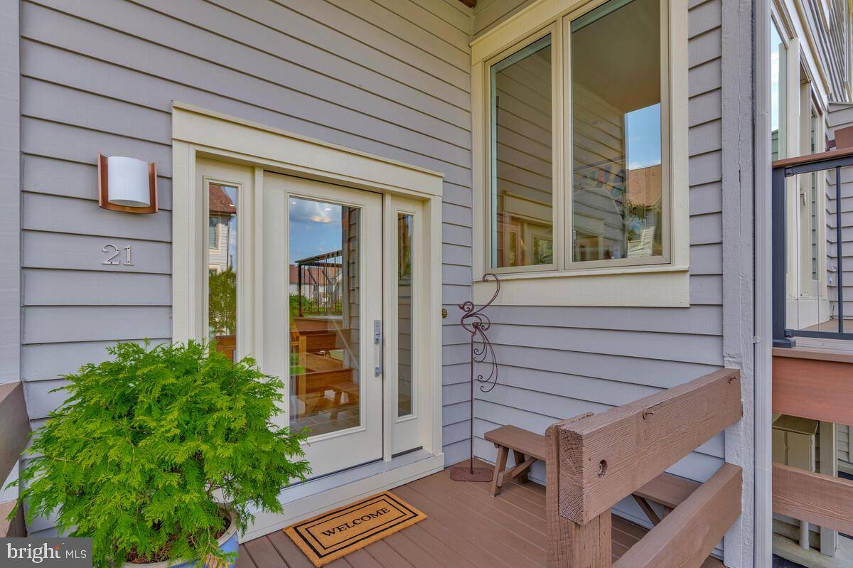 Annapolis, MD 21403,21 CHESAPEAKE LNDG