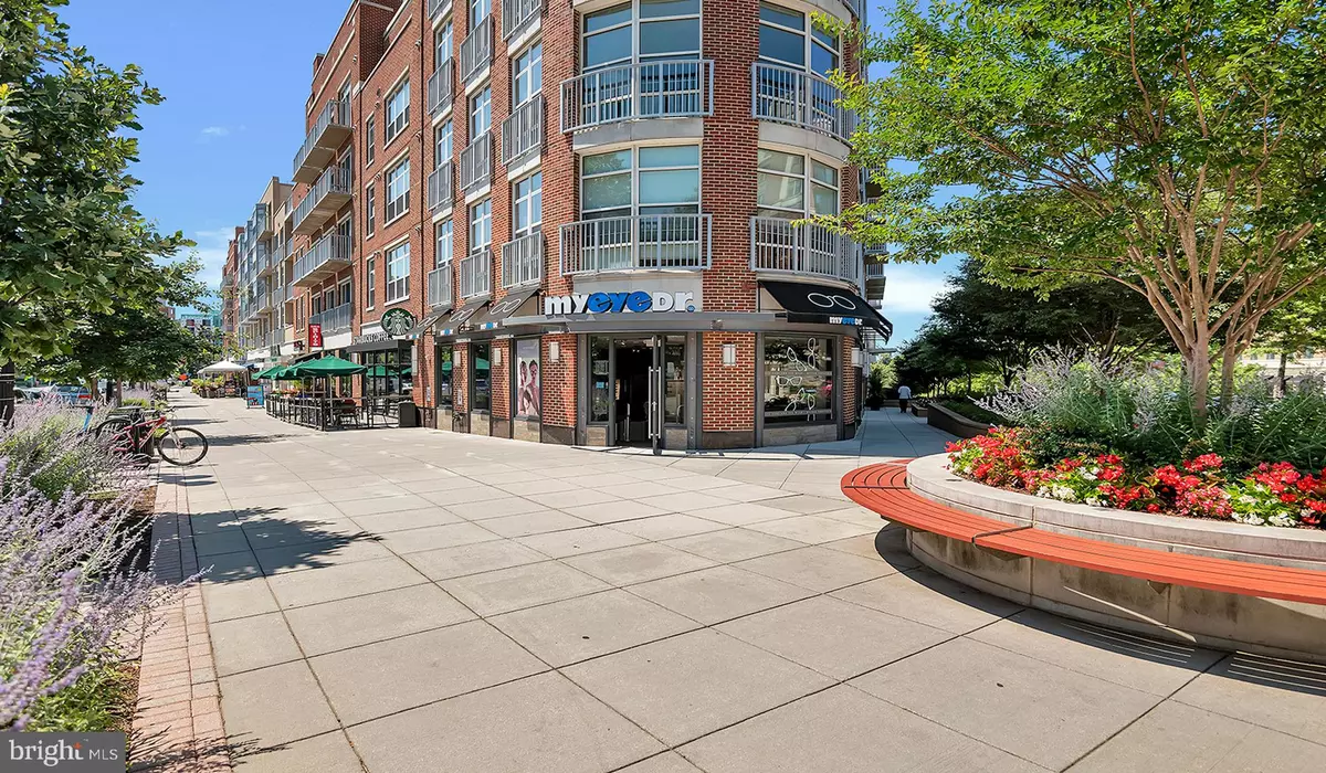 Washington, DC 20016,3401 38TH ST NW #2B-TWR-417