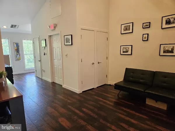 Fairfax, VA 22030,10615 JUDICIAL DR #203