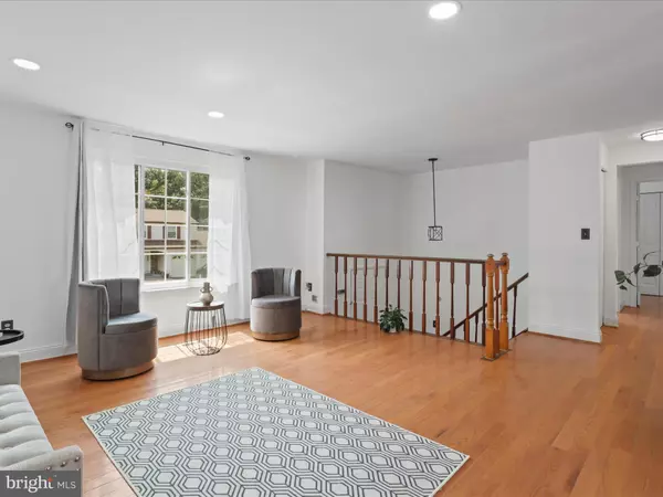 Centreville, VA 20120,13704 CABELLS MILL DR