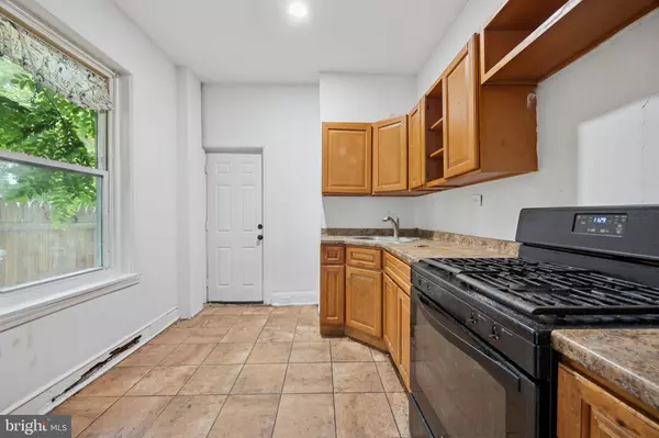 Philadelphia, PA 19132,2416 N CARLISLE ST