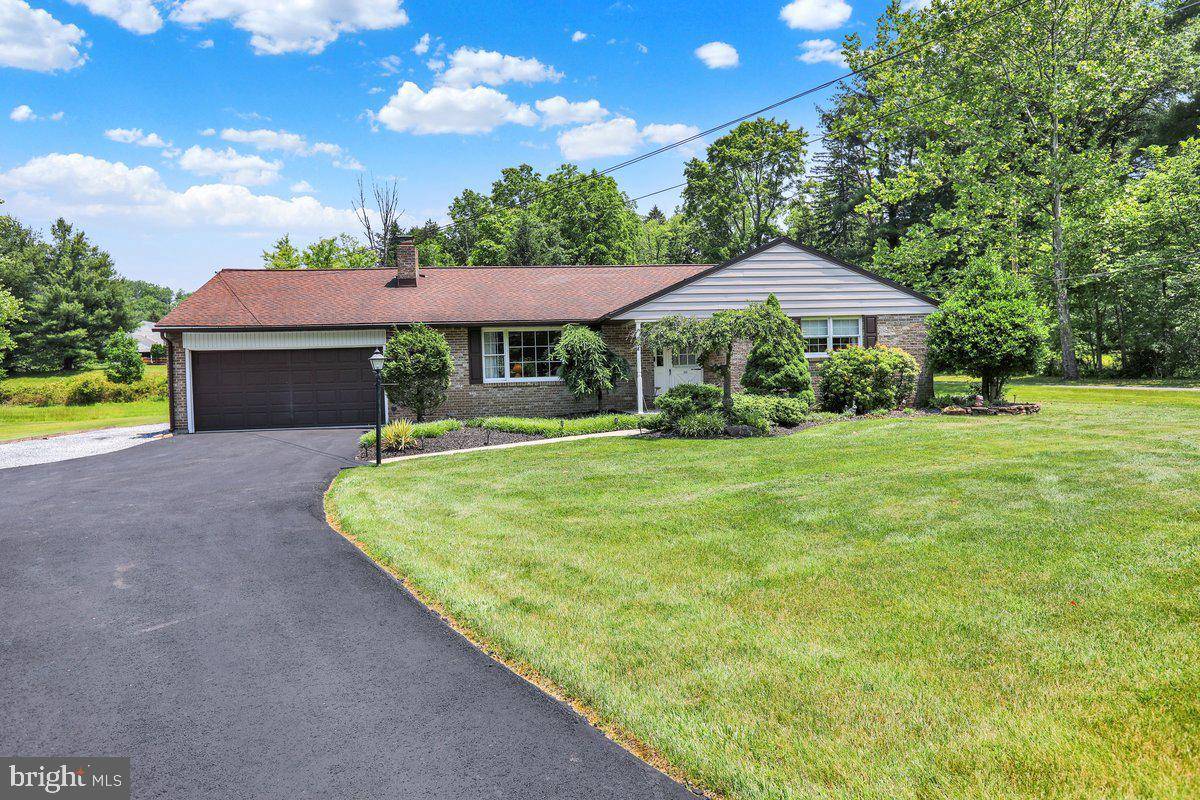 565 SHELBOURNE RD, Reading, PA 19606