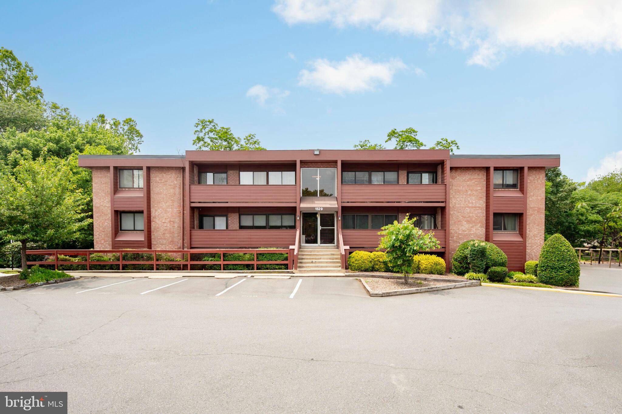 Arlington, VA 22204,1529 S GEORGE MASON DR #20