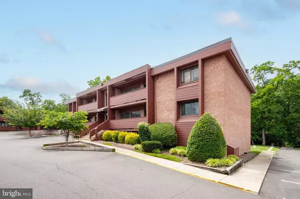 Arlington, VA 22204,1529 S GEORGE MASON DR #20