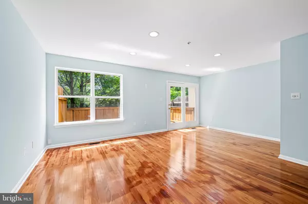 Baltimore, MD 21212,5210 TABARD CT
