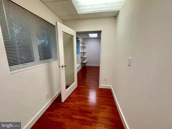 Rockville, MD 20850,401 JEFFERSON ST E #108