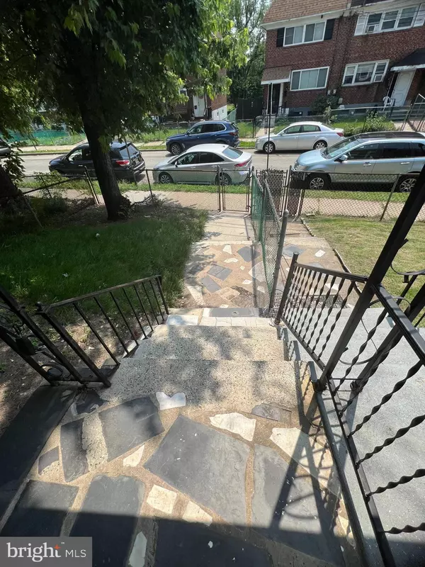 Camden, NJ 08104,1206 LAKESHORE DR