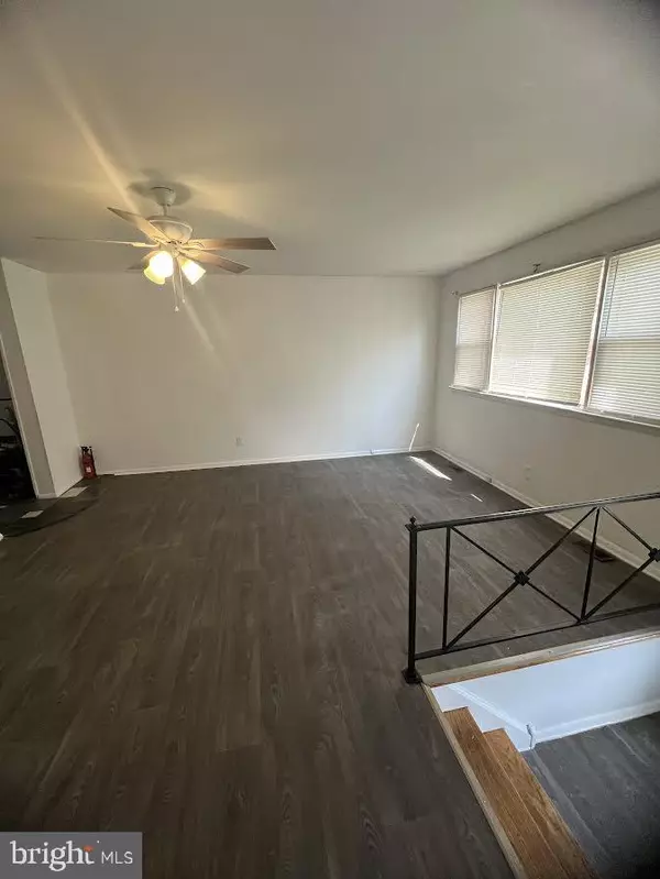 Camden, NJ 08104,1206 LAKESHORE DR