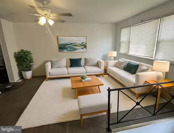 1206 LAKESHORE DR, Camden, NJ 08104