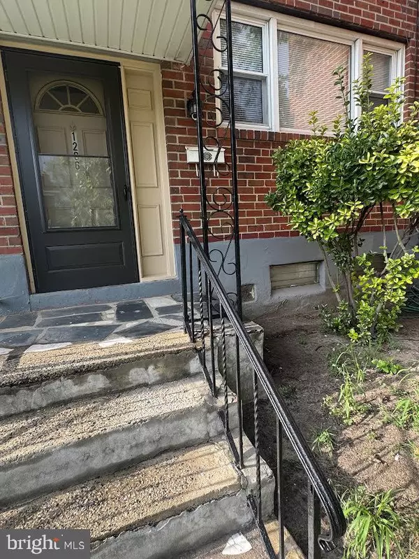Camden, NJ 08104,1206 LAKESHORE DR