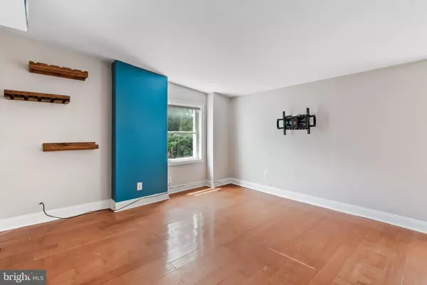 Philadelphia, PA 19130,1504 MOUNT VERNON ST #3