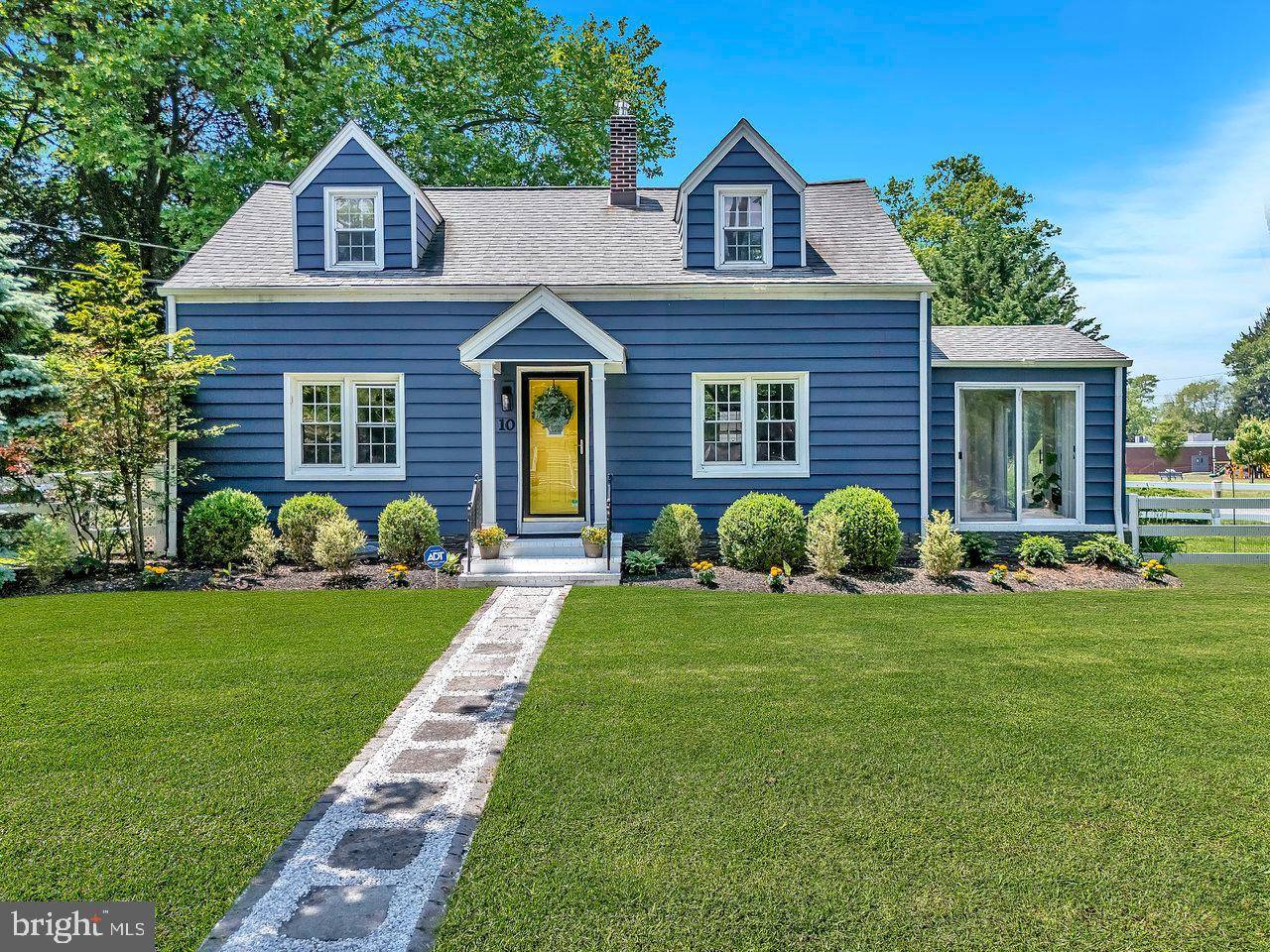 10 SHAW DR, Kingston, NJ 08528