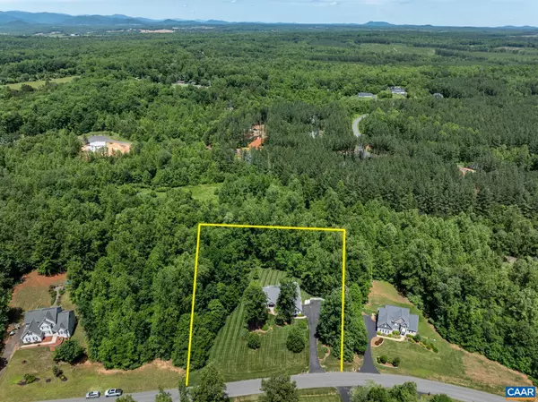 Ruckersville, VA 22968,527 HANCOCK DR