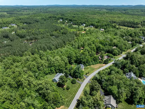 Ruckersville, VA 22968,527 HANCOCK DR