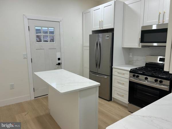 Philadelphia, PA 19145,2214 S 17TH ST #1