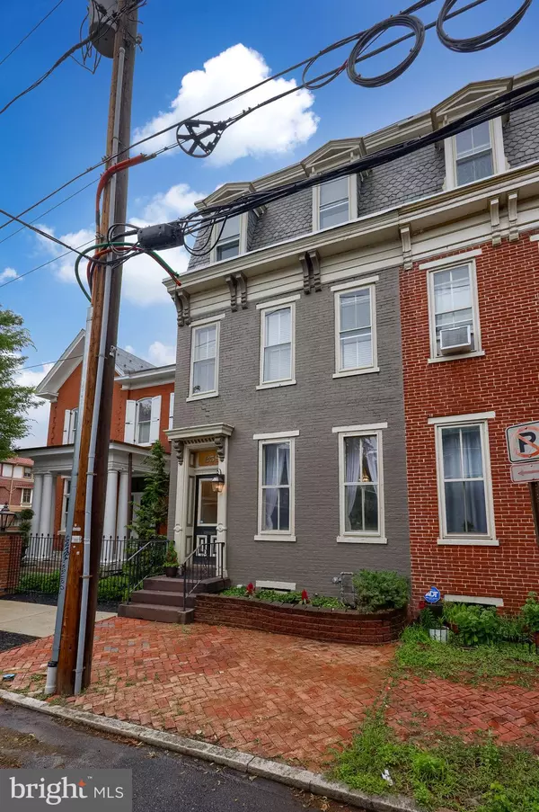 Harrisburg, PA 17102,258 HERR ST