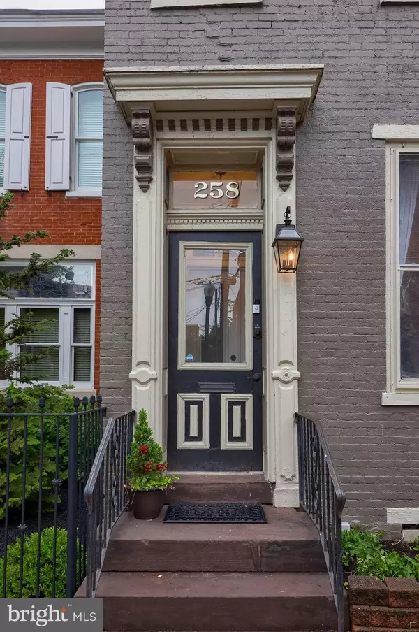 Harrisburg, PA 17102,258 HERR ST