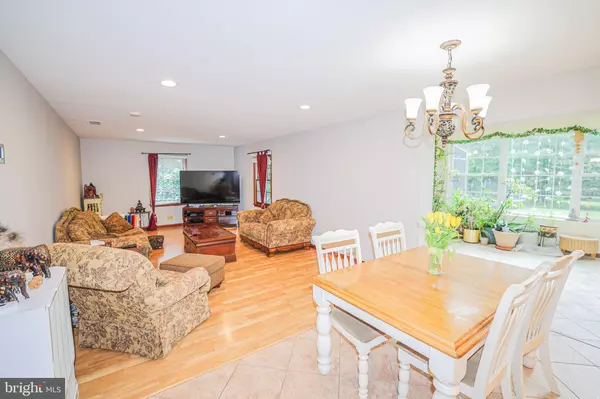 Great Falls, VA 22066,865 SENECA RD