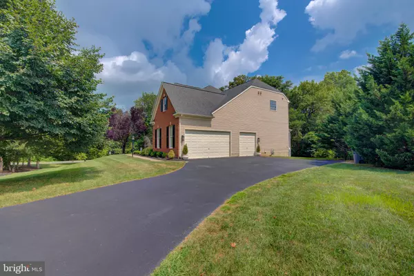 Chantilly, VA 20152,42346 PONDEROSA DR