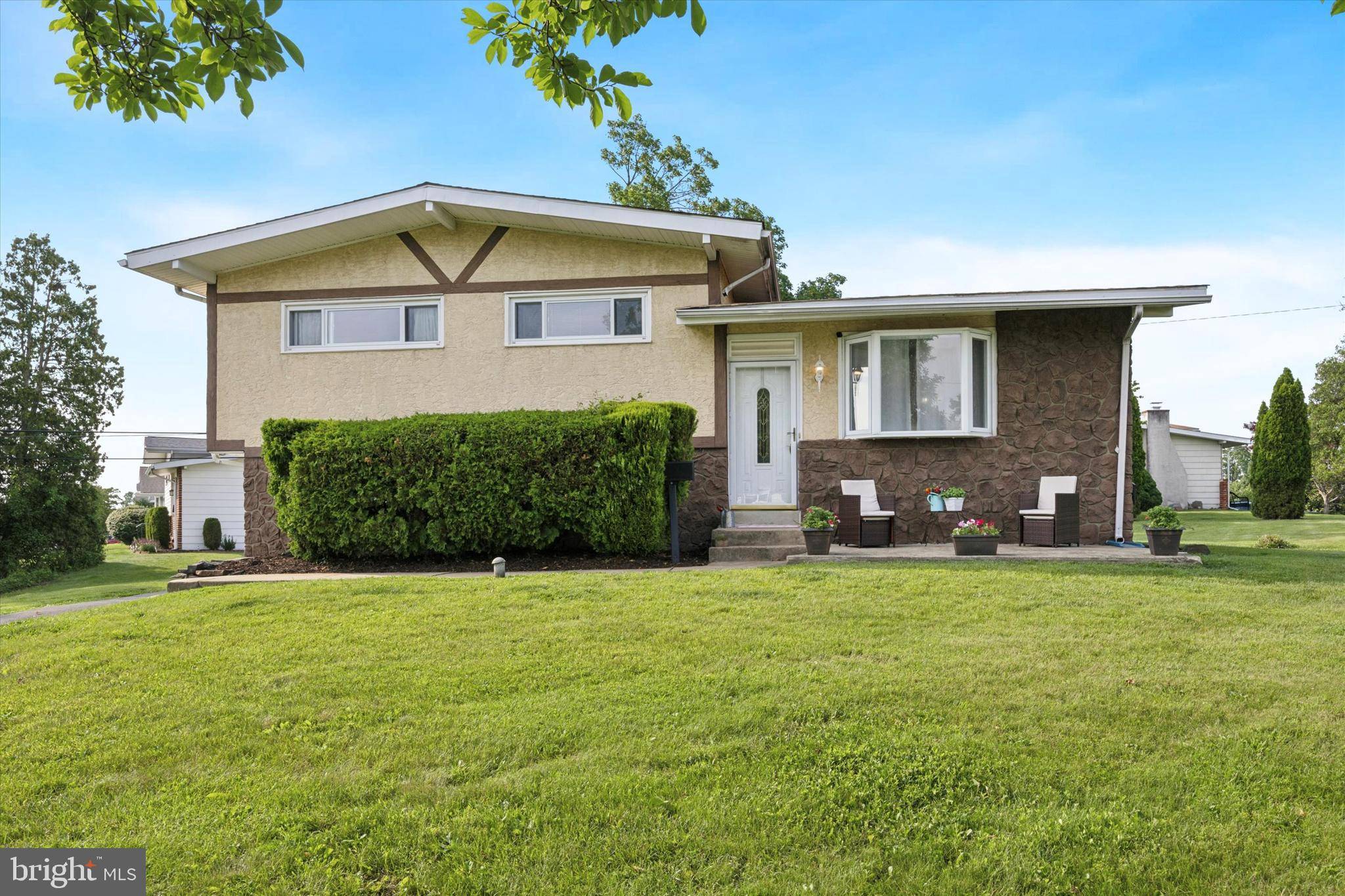 100 BLACK HILL RD, Plymouth Meeting, PA 19462