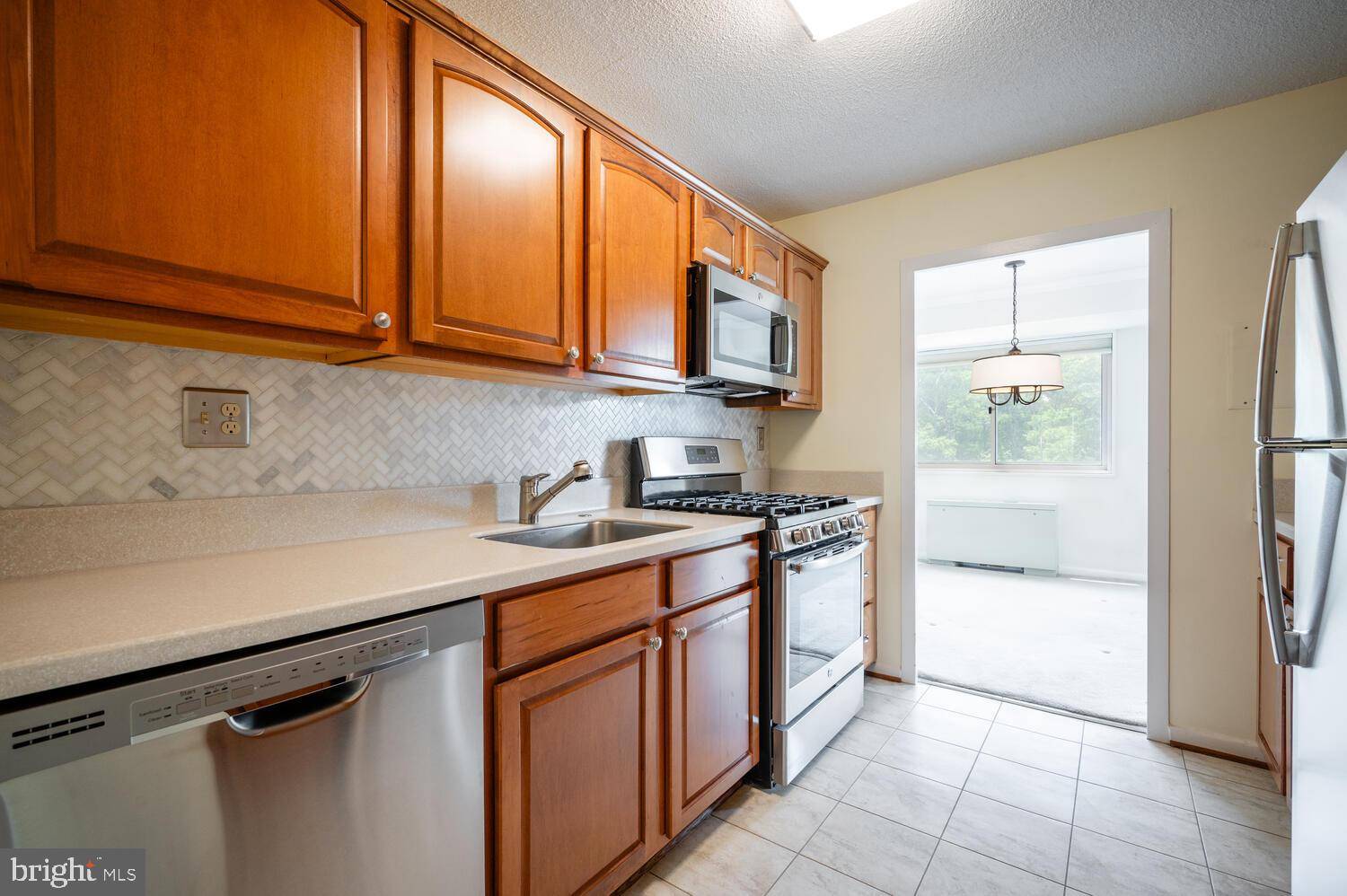 Alexandria, VA 22302,2500 N VAN DORN ST #628