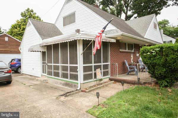 Riverton, NJ 08077,702 CEDAR ST