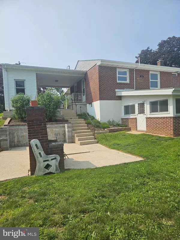 Columbia, PA 17512,438 MAPLE ST