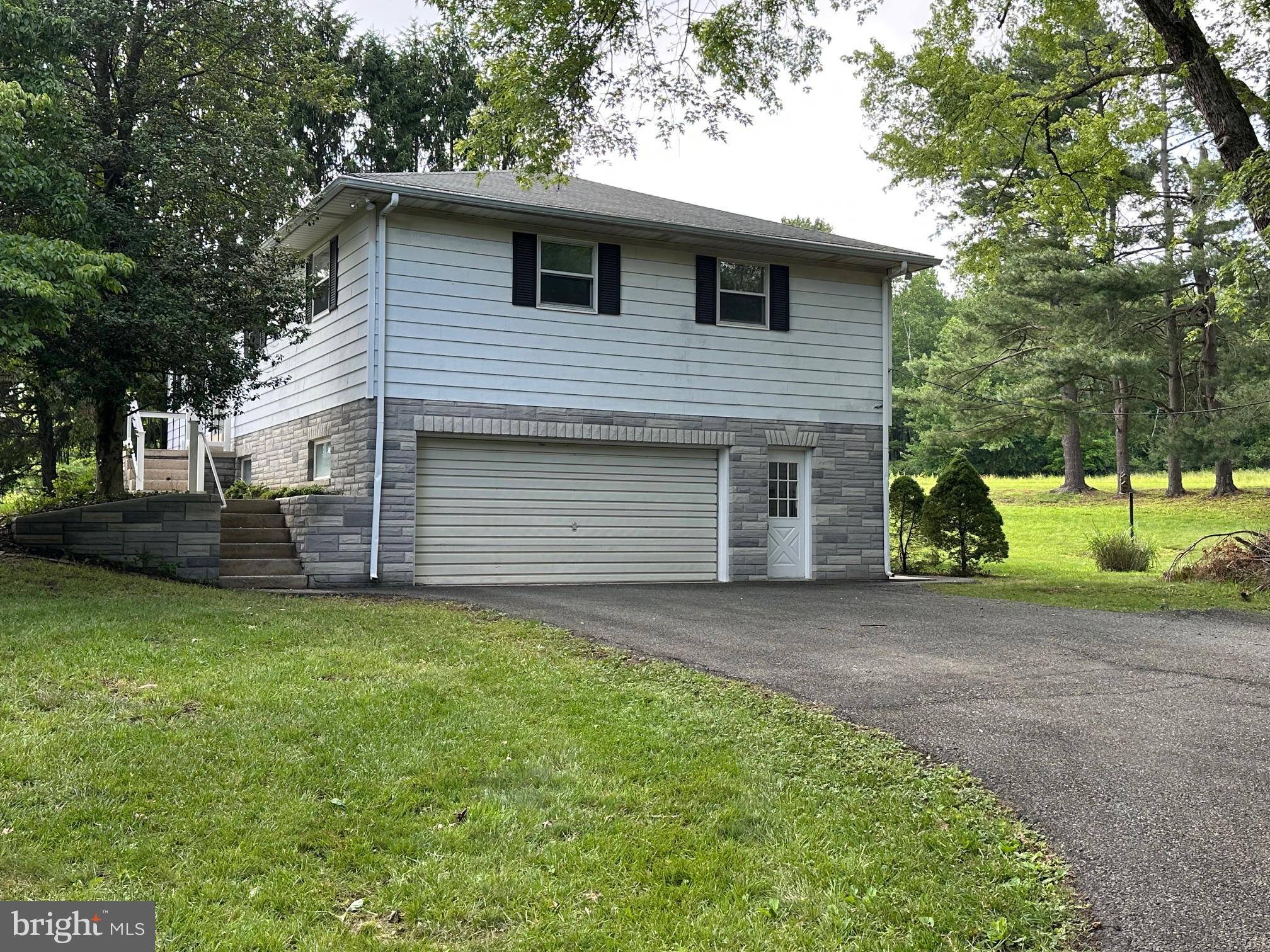 Barto, PA 19504,2464 OLD ROUTE 100