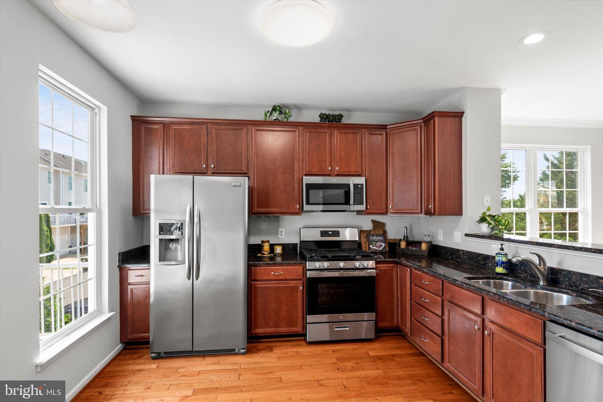 Chantilly, VA 20152,42806 LONGWORTH TER