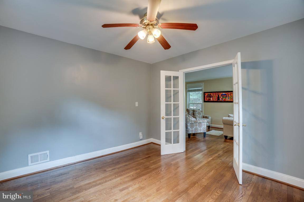 Kensington, MD 20895,4311 PULLER DR