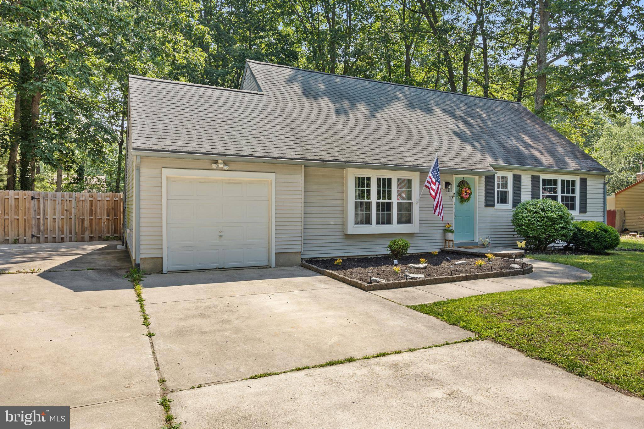 Sicklerville, NJ 08081,17 WALTHAM WAY