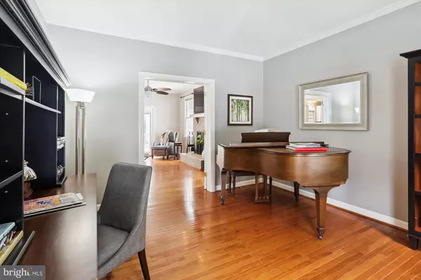 Gaithersburg, MD 20878,612 KENT OAKS WAY