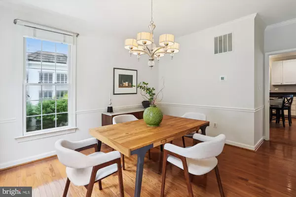 Gaithersburg, MD 20878,612 KENT OAKS WAY