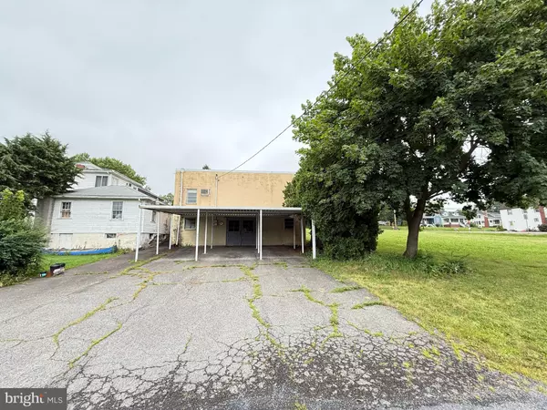 Millersburg, PA 17061,866 STATE ST