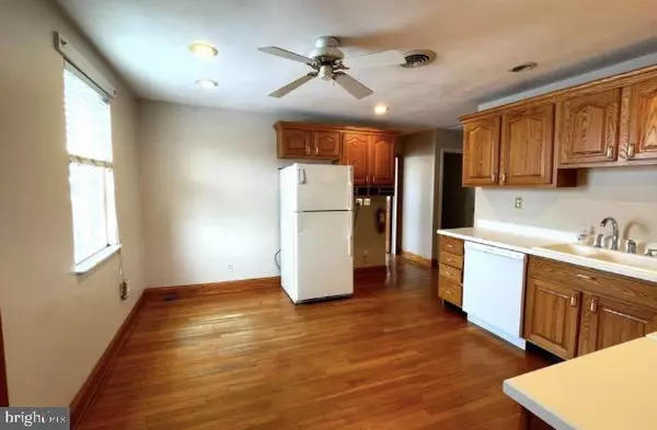 Folsom, PA 19033,712-D MACDADE BLVD #125