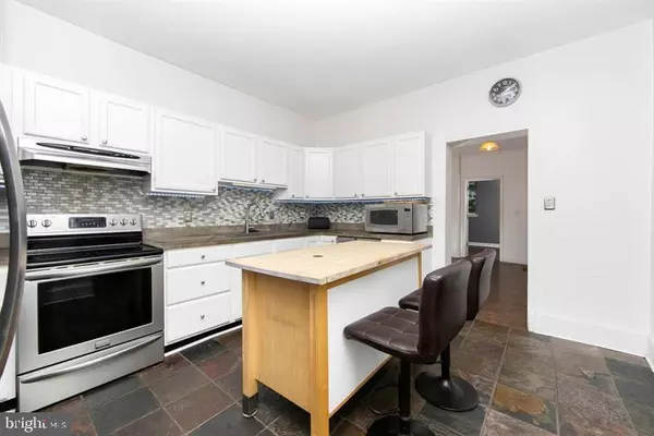 Lansdale, PA 19446,118 S BROAD ST