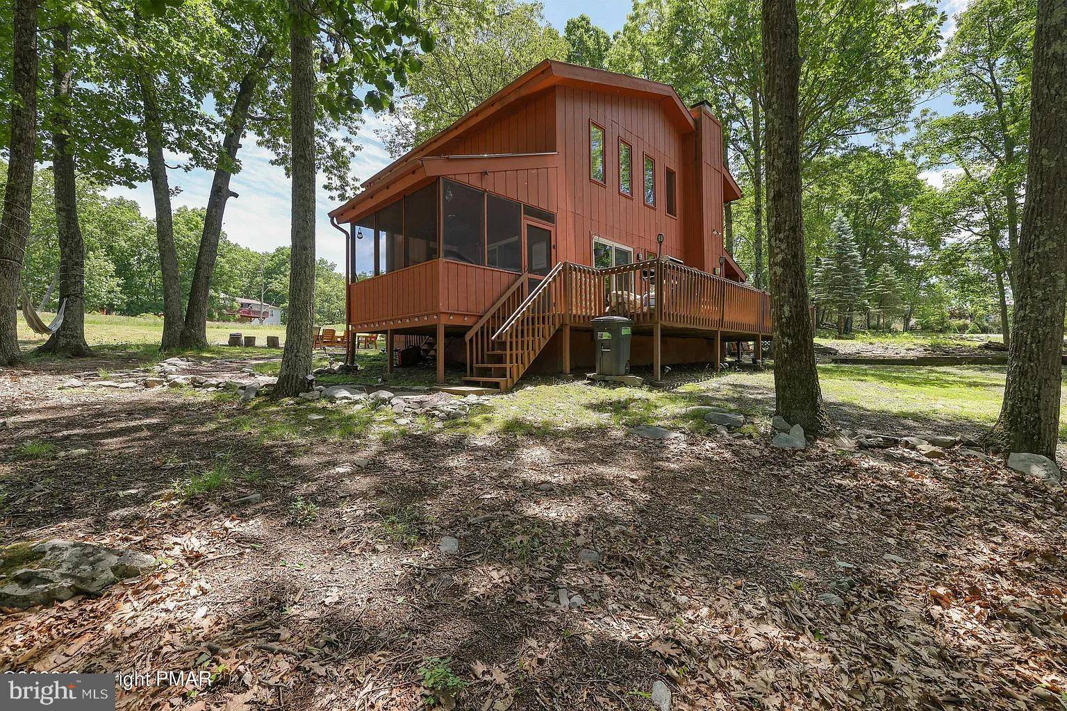 Bushkill, PA 18324,138 BANBURY DR