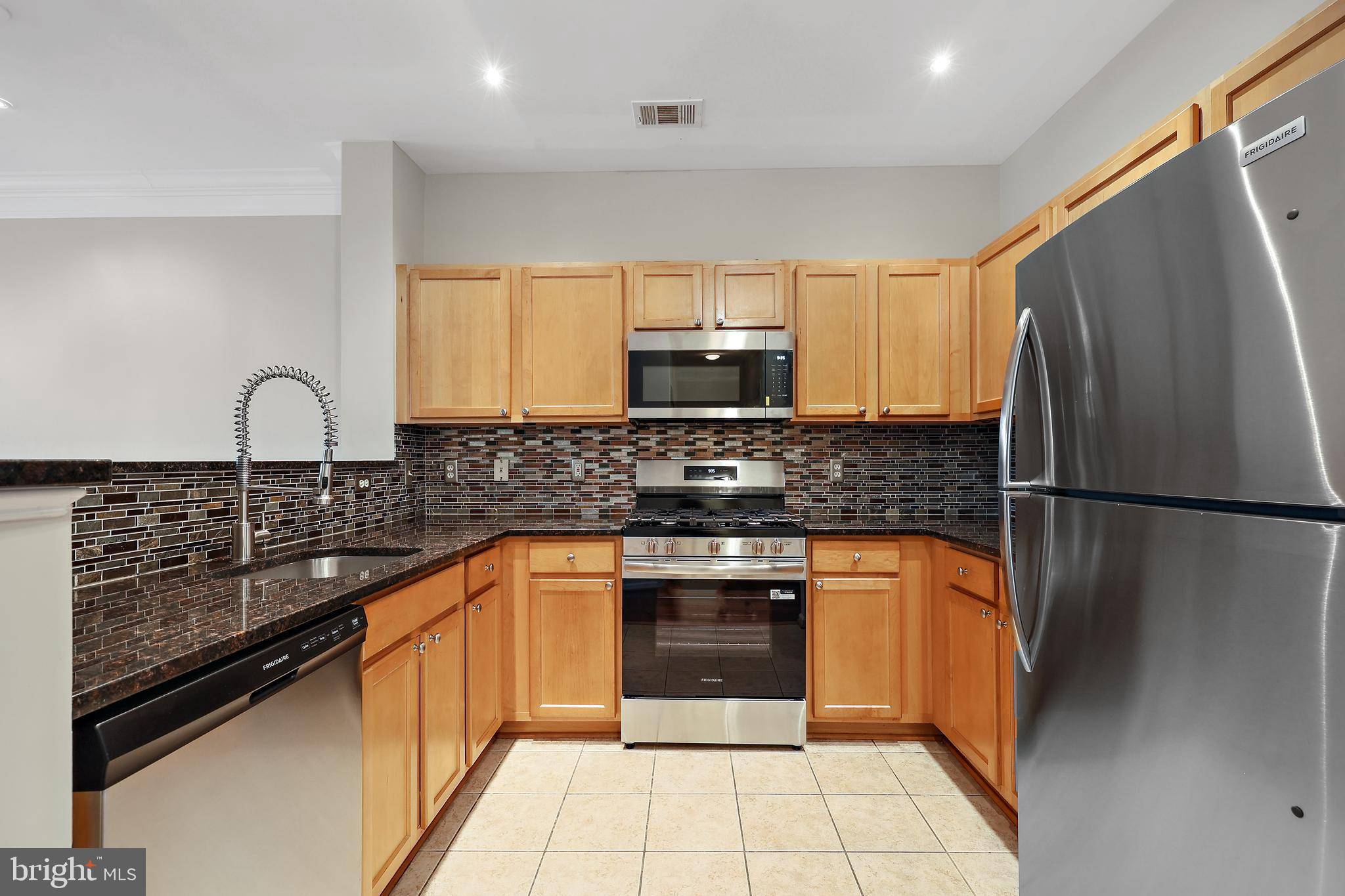 Reston, VA 20190,12000 MARKET ST #284