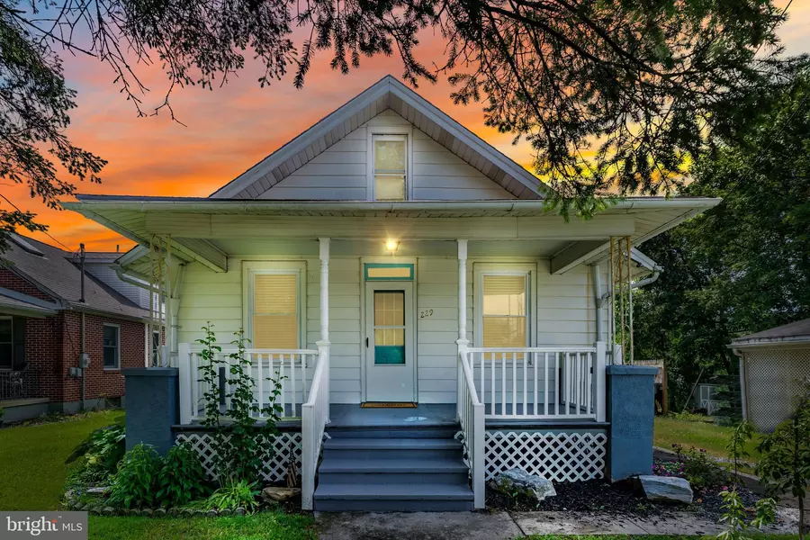 229 E CANAL ST, Hershey, PA 17033