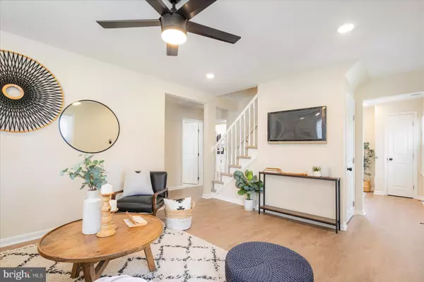 Linthicum Heights, MD 21090,17 CIRCLE DR