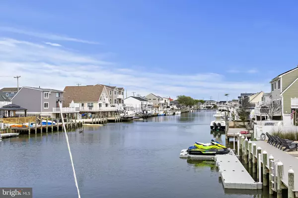 Manahawkin, NJ 08050,1048 JENNIFER LN