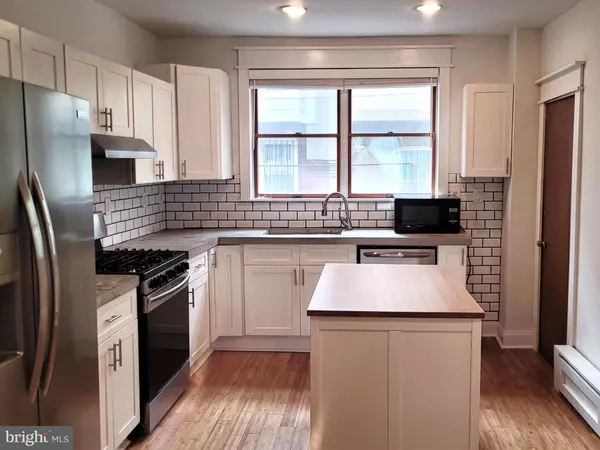 Philadelphia, PA 19148,2417 S CLARION ST