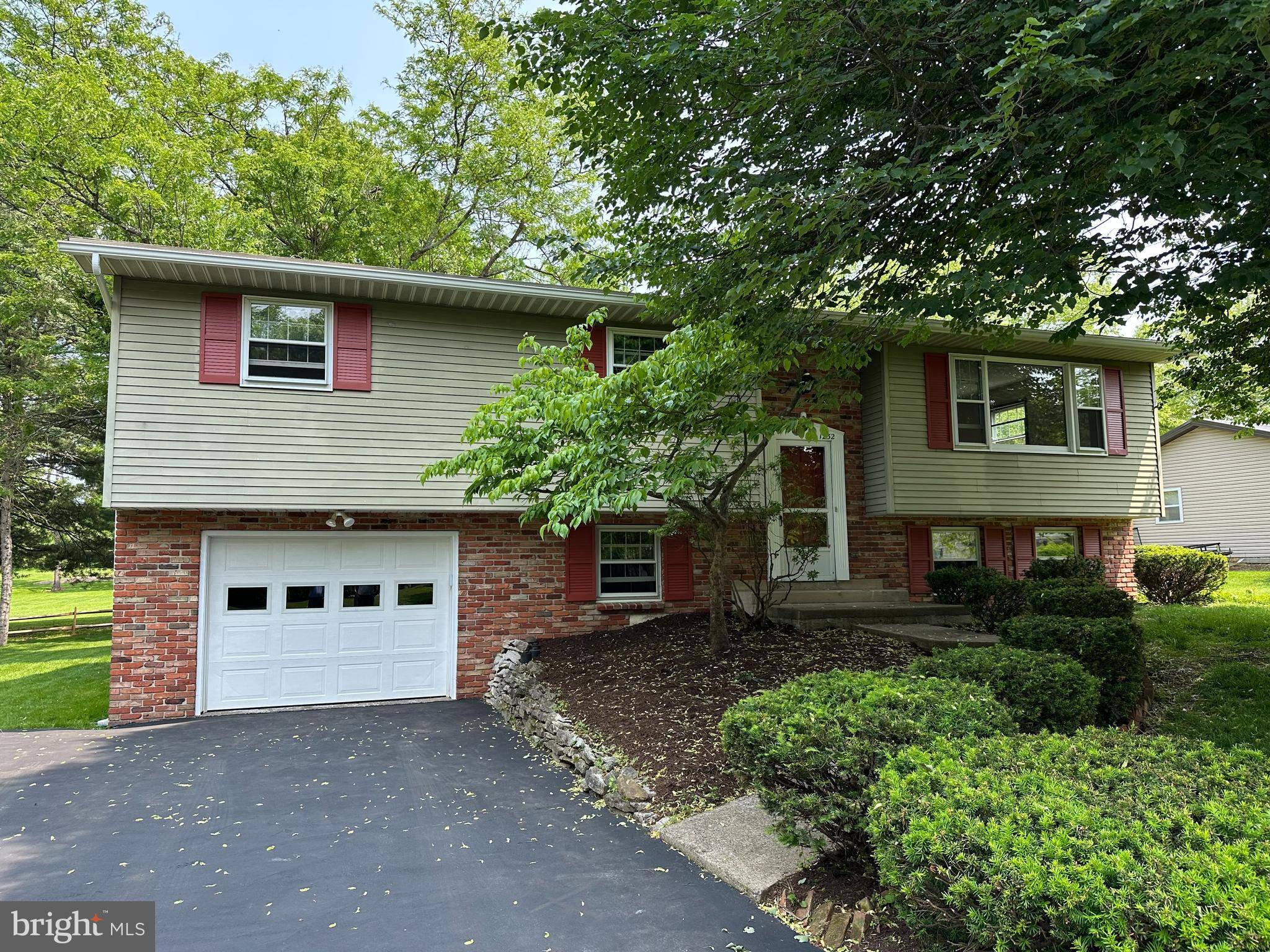 1232 MAYBERRY LN., State College, PA 16801